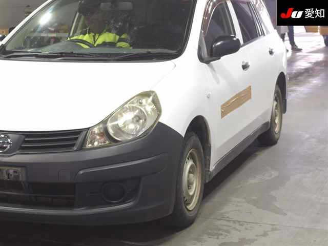 NISSAN AD 2008