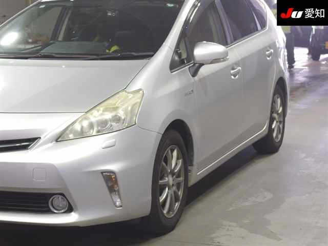 TOYOTA PRIUS ALPHA 2013