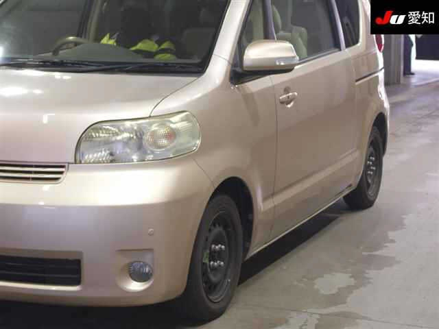 TOYOTA PORTE 2011