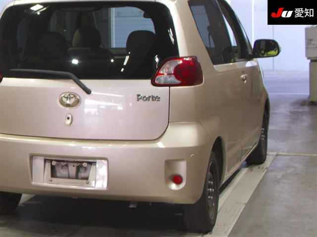 TOYOTA PORTE 2011