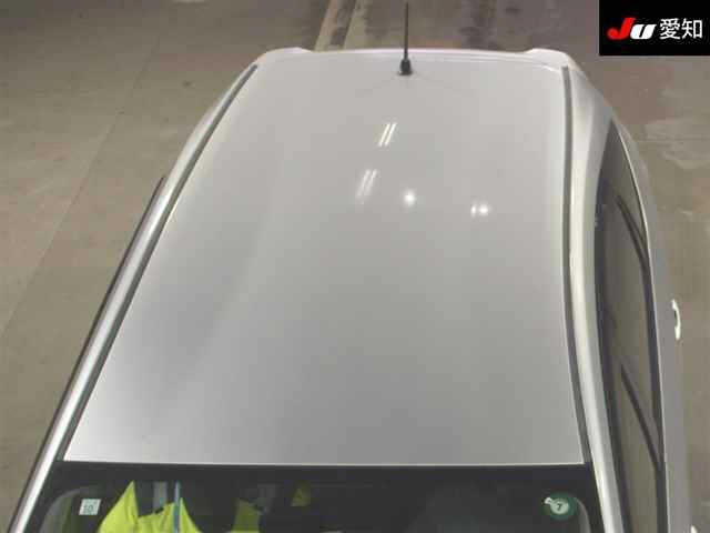 TOYOTA PRIUS ALPHA 2013
