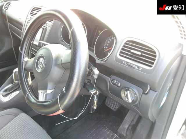 VOLKSWAGEN GOLF 2012