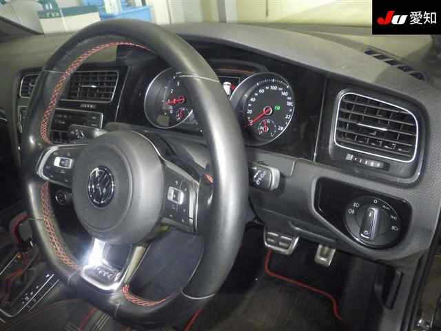 VOLKSWAGEN GOLF 2015
