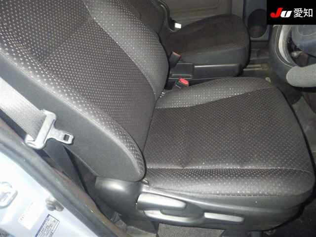 TOYOTA PORTE 2012