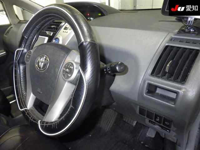 TOYOTA PRIUS ALPHA 2012