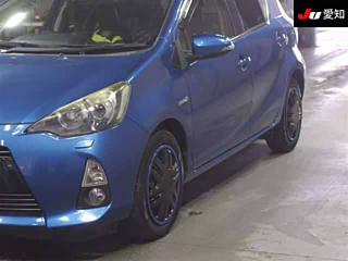 TOYOTA AQUA 2012