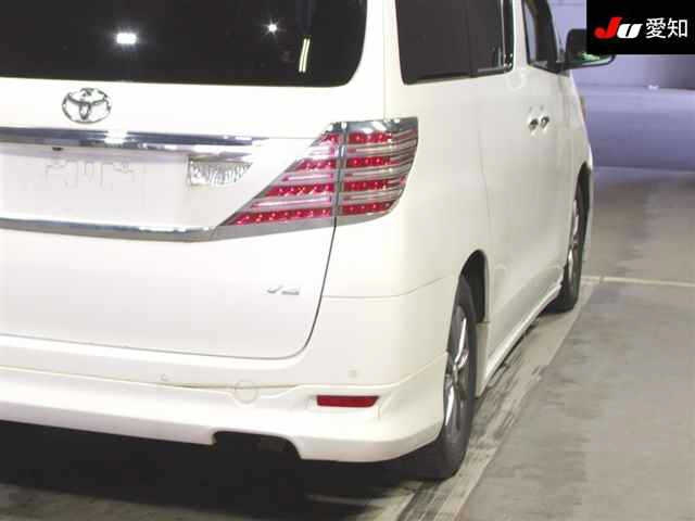 TOYOTA ALPHARD 2010