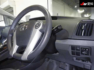 TOYOTA PRIUS 2011
