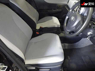 TOYOTA VITZ 2011