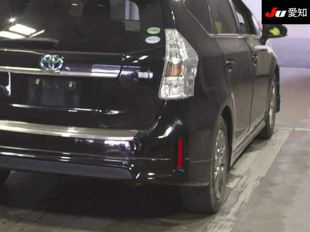 TOYOTA PRIUS ALPHA 2013