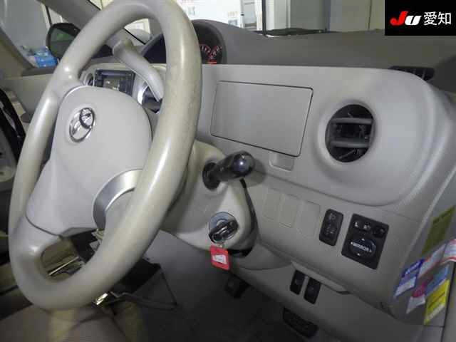 TOYOTA PORTE 2008