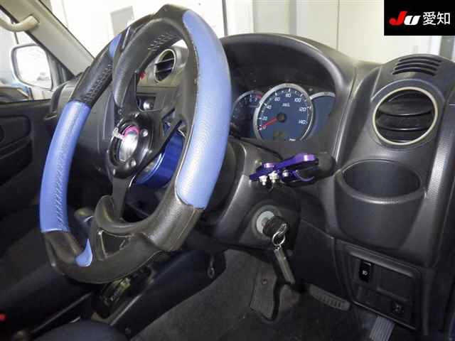 NISSAN KIX 2009