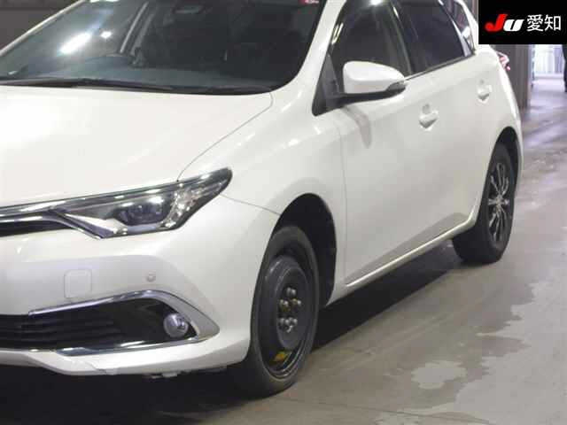 TOYOTA AURIS 2016