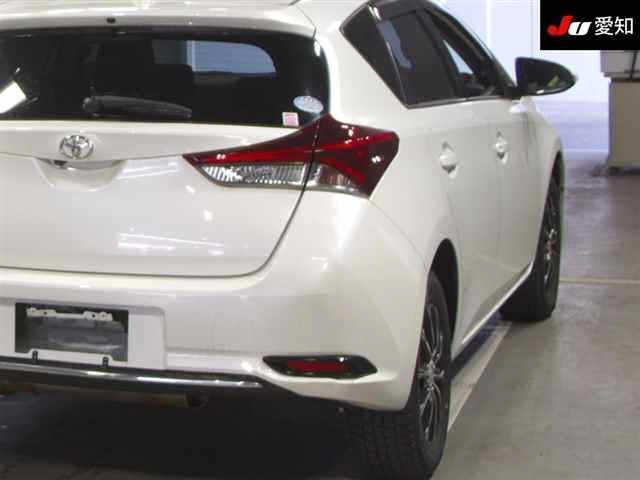 TOYOTA AURIS 2016
