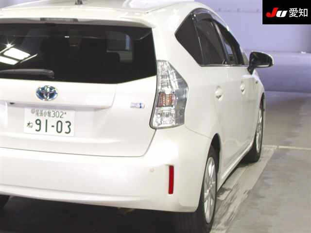 TOYOTA PRIUS ALPHA 2014