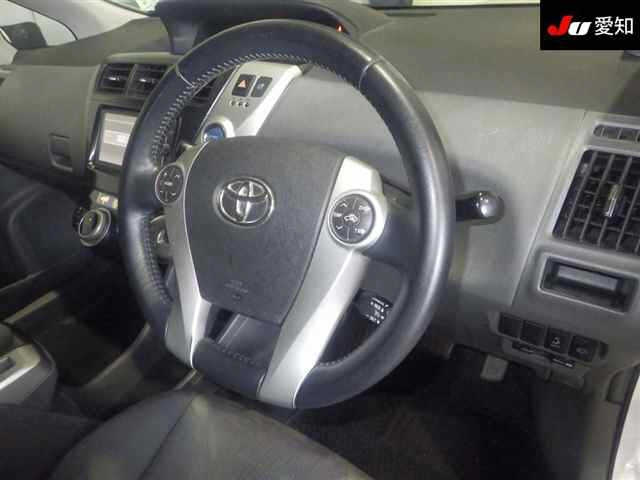 TOYOTA PRIUS ALPHA 2014