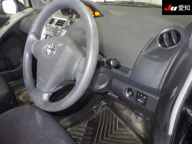 TOYOTA VITZ 2008