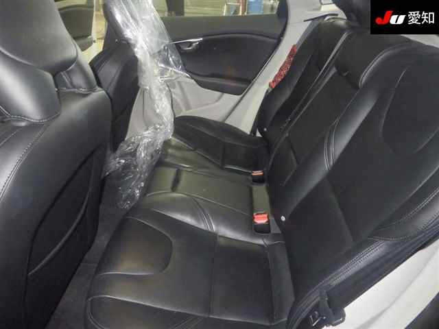 VOLVO V40 2013