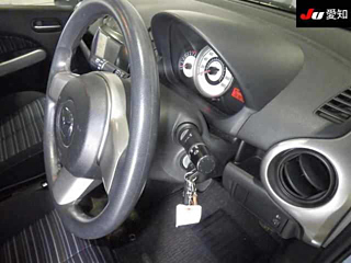 MAZDA DEMIO 2010