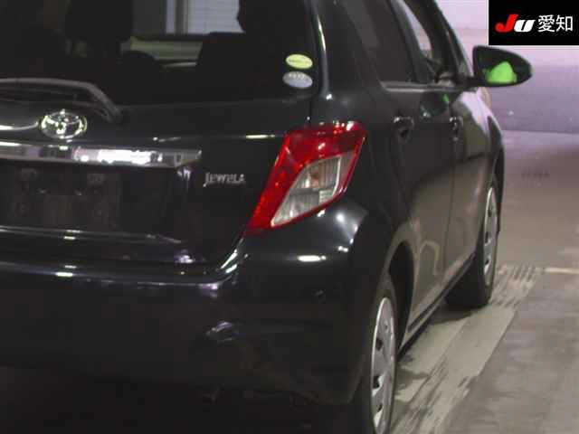 TOYOTA VITZ 2012