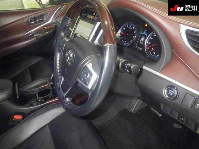 TOYOTA HARRIER 2014