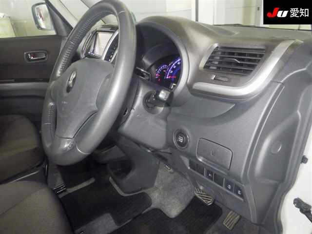 MITSUBISHI DELICA D2 2011