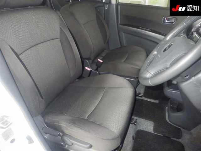 MITSUBISHI DELICA D2 2011