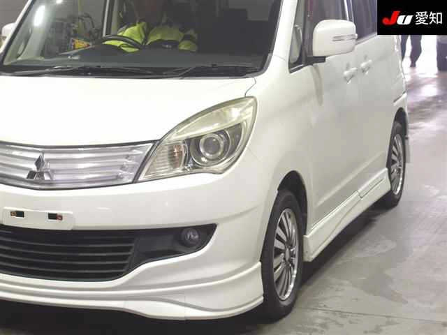 MITSUBISHI DELICA D2 2011