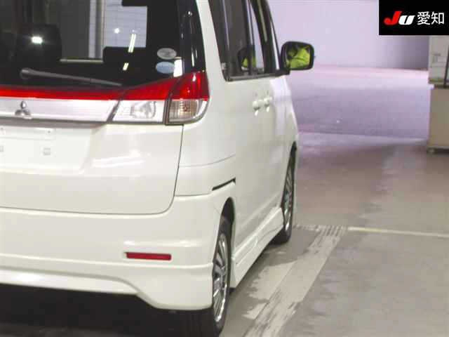 MITSUBISHI DELICA D2 2011