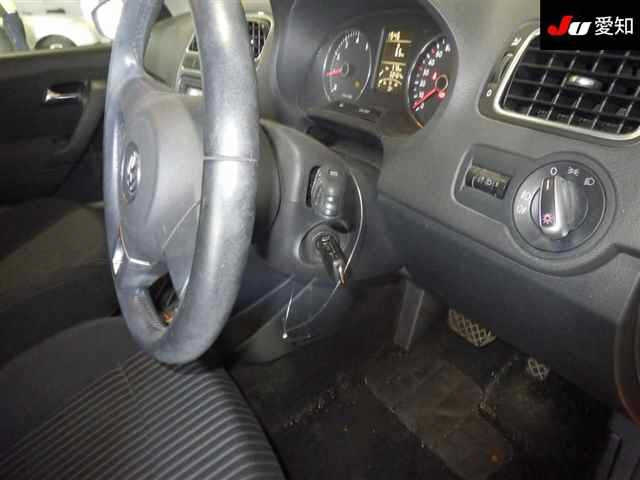 VOLKSWAGEN POLO 2013