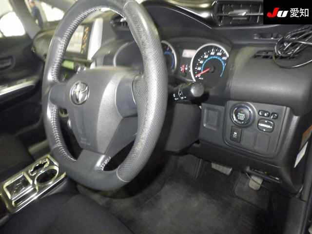 TOYOTA WISH 2010