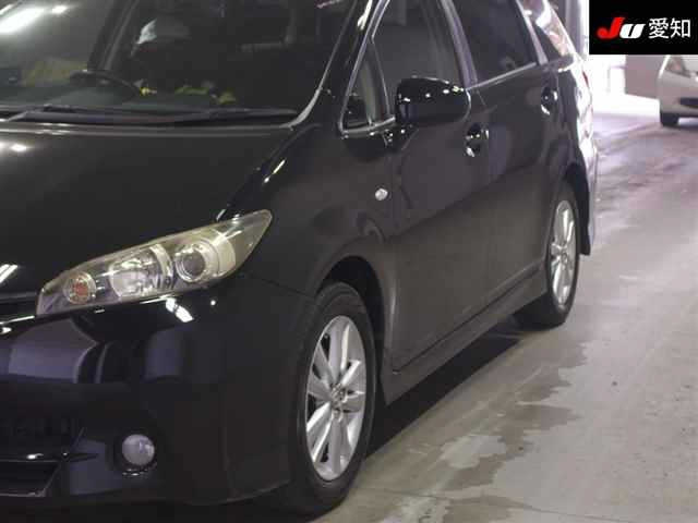 TOYOTA WISH 2010