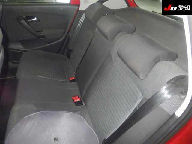 VOLKSWAGEN POLO 2010
