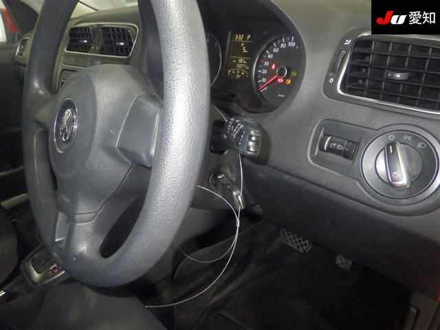 VOLKSWAGEN POLO 2010