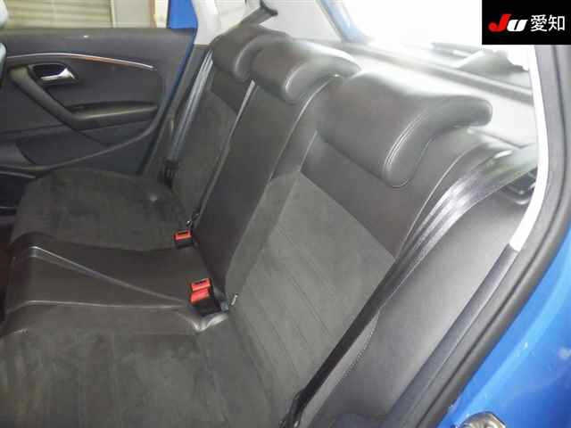 VOLKSWAGEN POLO 2015