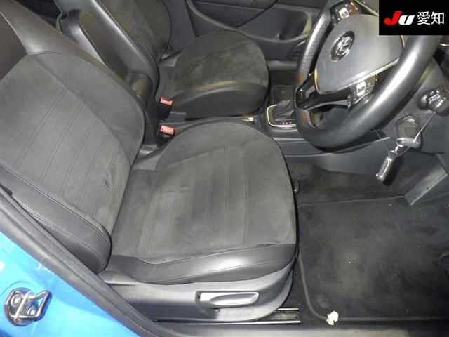 VOLKSWAGEN POLO 2015