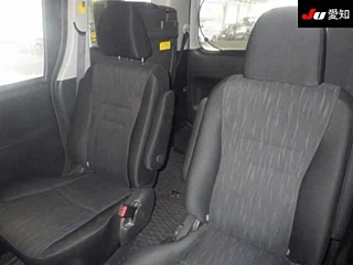 TOYOTA NOAH 2012