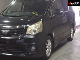 TOYOTA NOAH 2012