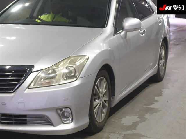 TOYOTA CROWN 2010
