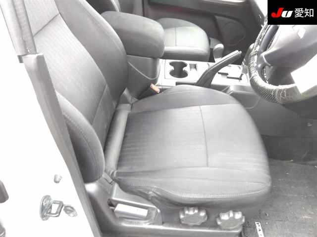 MITSUBISHI PAJERO 2016