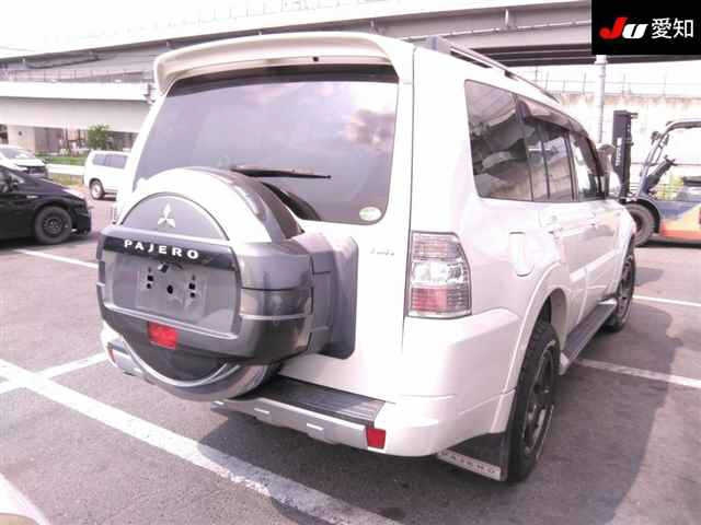 MITSUBISHI PAJERO 2016