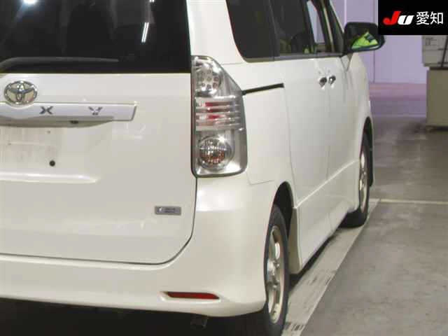 TOYOTA VOXY 2008