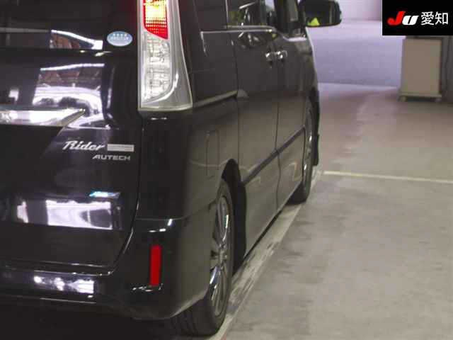 NISSAN SERENA 2012