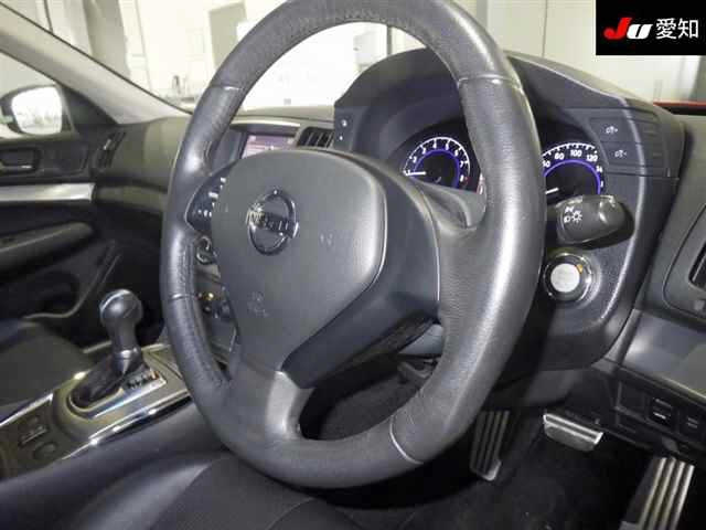 NISSAN SKYLINE 2013