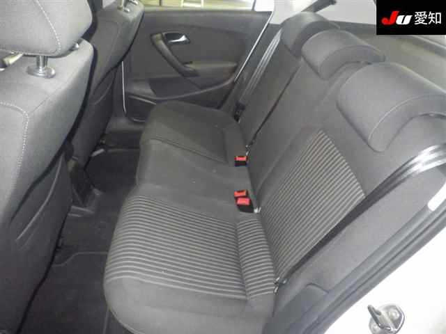 VOLKSWAGEN POLO 2011