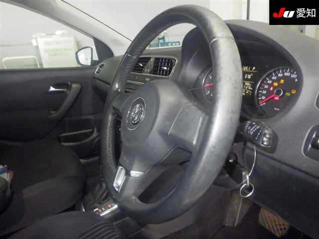 VOLKSWAGEN POLO 2011