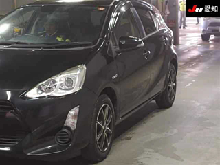 TOYOTA AQUA 2015