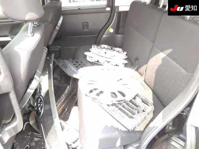 TOYOTA ROOMY 2019