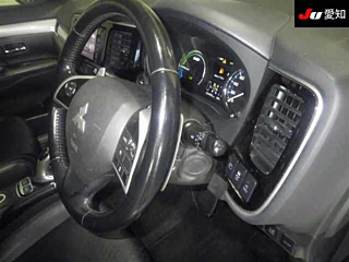 MITSUBISHI OUTLANDER PHEV 2013