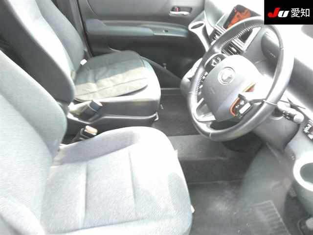 TOYOTA SIENTA 2016